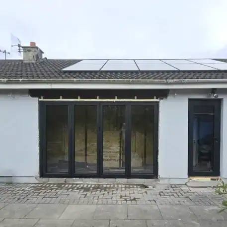 PVC-Fenster, Hintertüren und Fenstertüren Salamander BluEvolution 82 | Wikęd Stahltüren Modell 42 Produktlinie: OPTIMUM TERMO | Aluminium-Fenster MB-79N | Aluminium-Falttüren Panorama Fold line | Dublin | #511