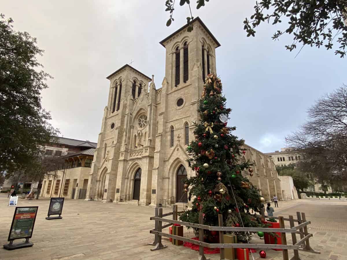 Read more about the article 24 Hours in Downtown San Antonio, TX