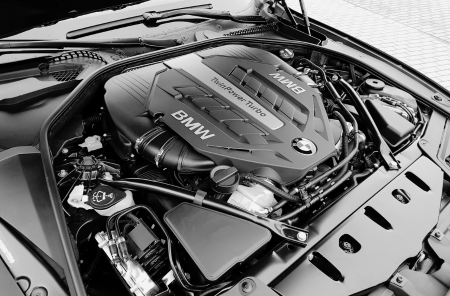 BMW engine auto service for optimal performance and reliability.