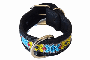 Collar para perro con bordado colorido, hecho a mano, resistente y seguro, accesorios de alta calidad para mascotas, hebilla ajustable y diseño cómodo para perros pequeños y medianos.