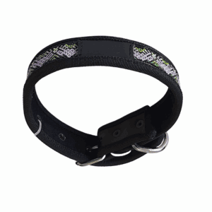 Collar para perros con diseño de cuentas en colores pastel y negro, ajustable y resistente, ideal para mascotas y entrenamiento.