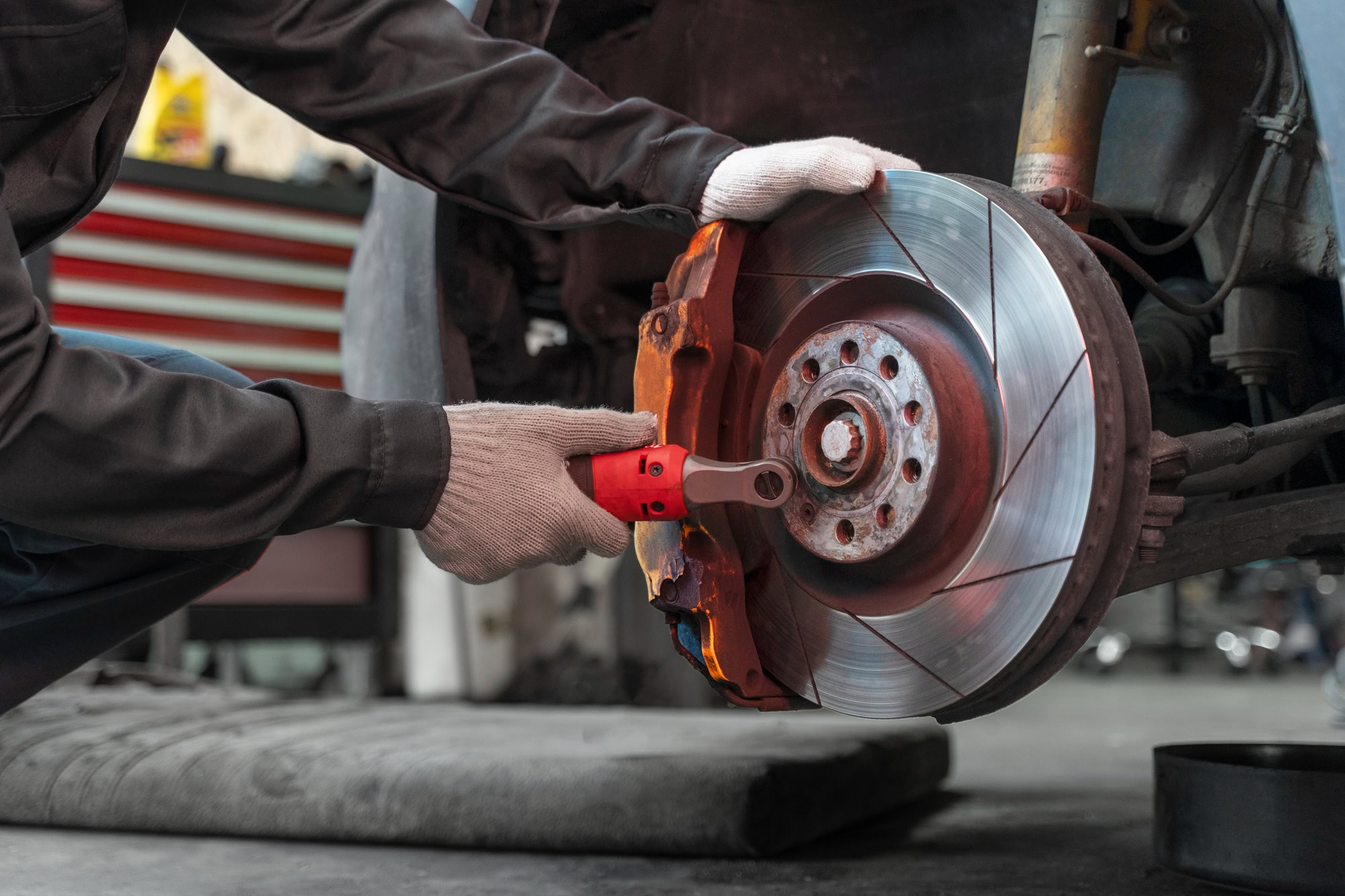 High-quality brake repairs and replacements at Hillside Auto Clinic in Lomita, CA. Expert technician.