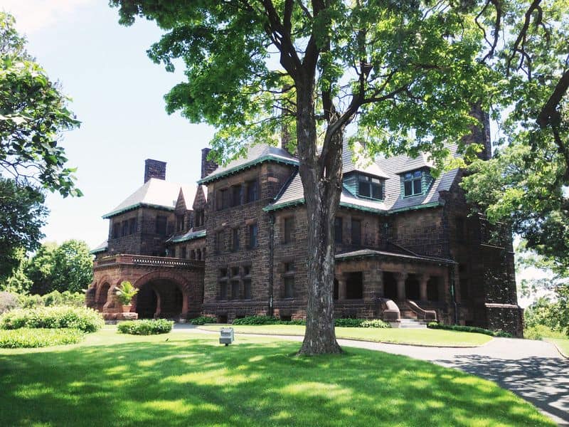 Hill house-front1