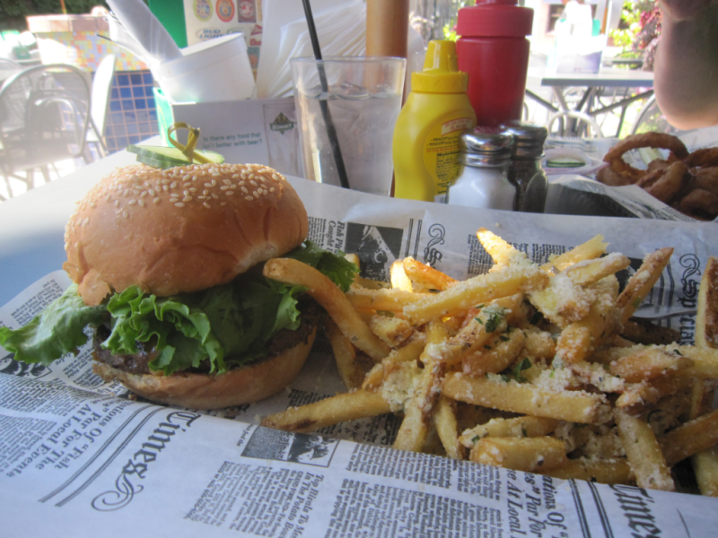 Burger Moe's-grandkids football 003