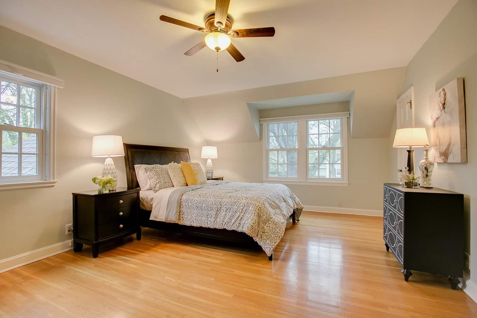 4913 Bruce Ave Bedroom