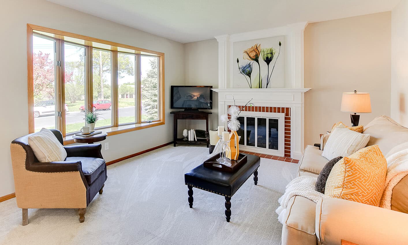2320 N Upland – living rm fireplace window