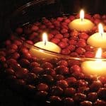 candles-floating-in-a-bowl-of-cranberries