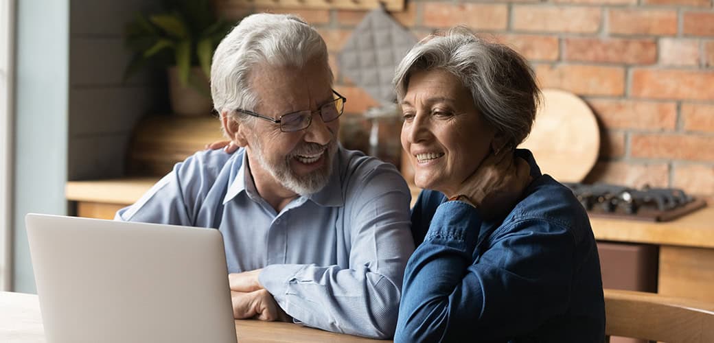 empty nesters – looking at computer