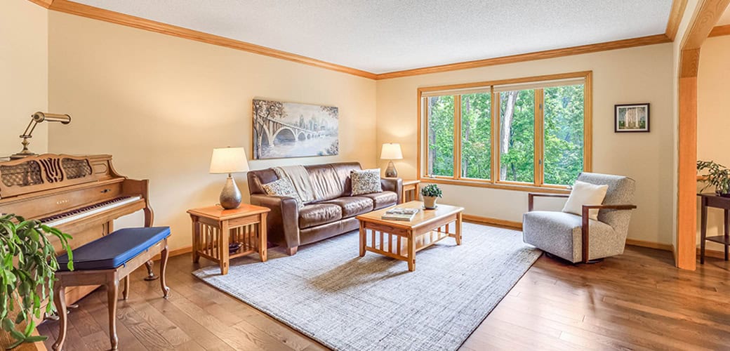 5857 Magnolia   Living2