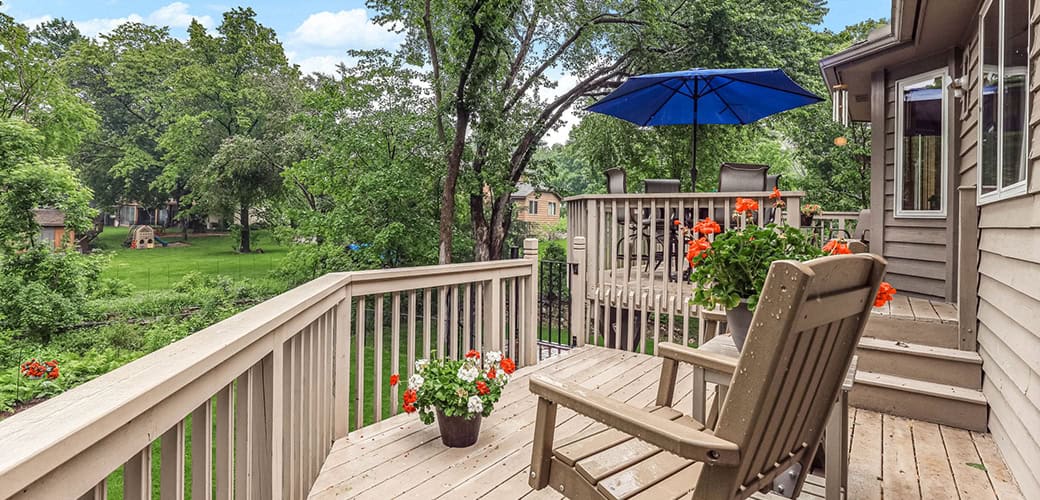 5857 Magnolia   Slider Deck1