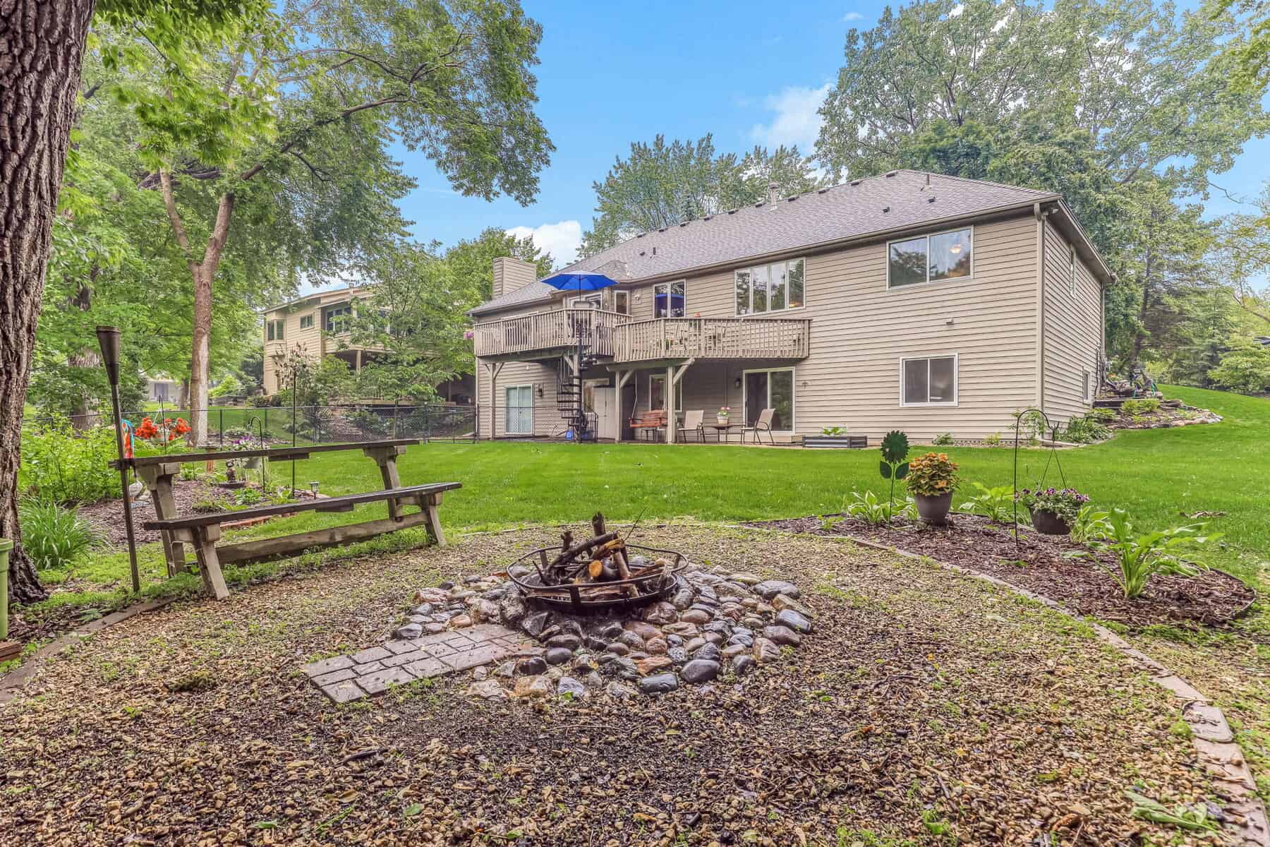 62 Web Or Mls 5857 Magnolia Ln 54
