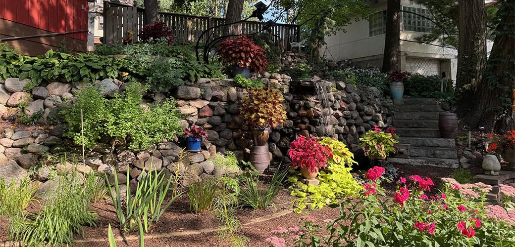 Stonebridge Back Waterfall Wall