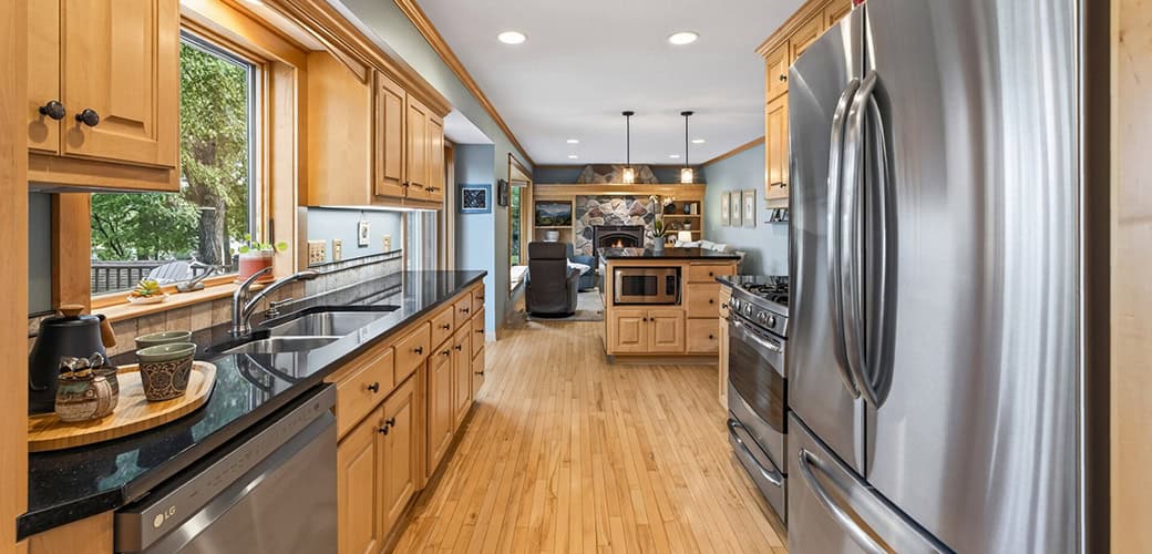165 Hartman   Slider Kitchen Family