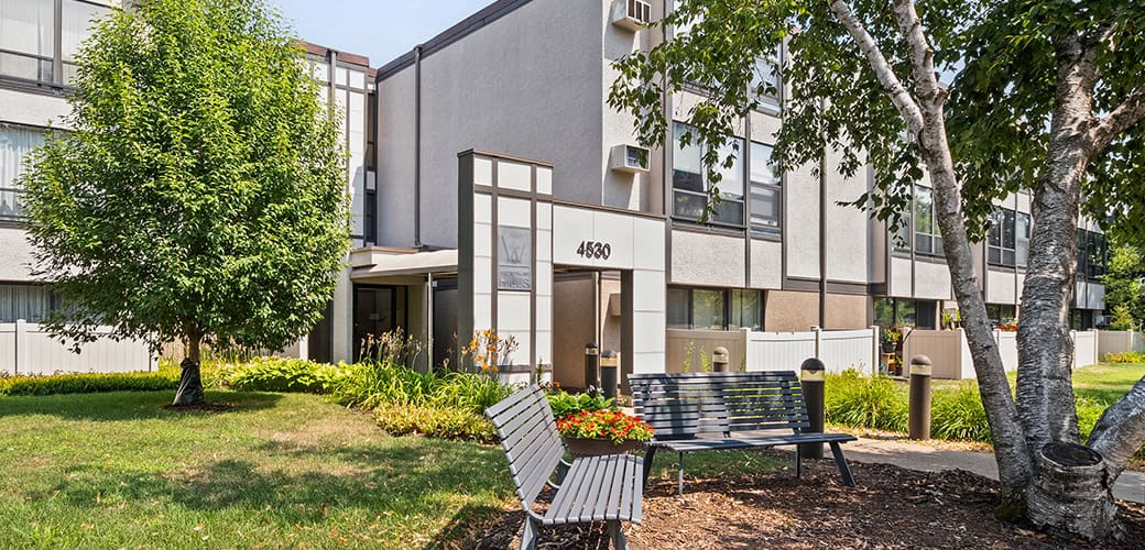 4530 Park Commons   Slider Front