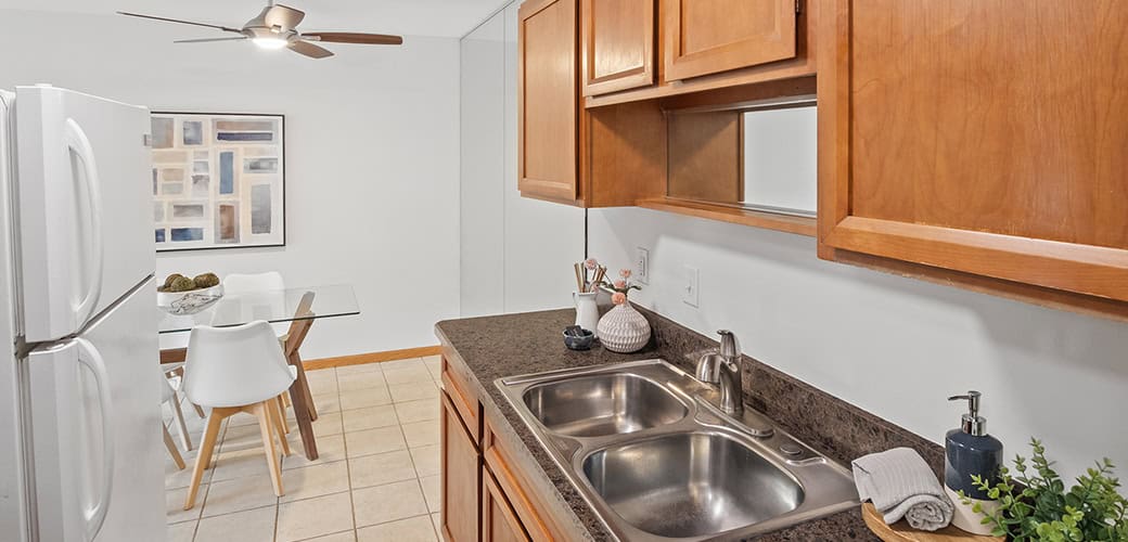 4530 Park Commons   Slider Kitchen2