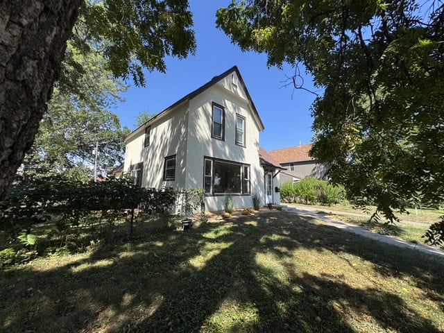 7418 Edgebrook Walker House