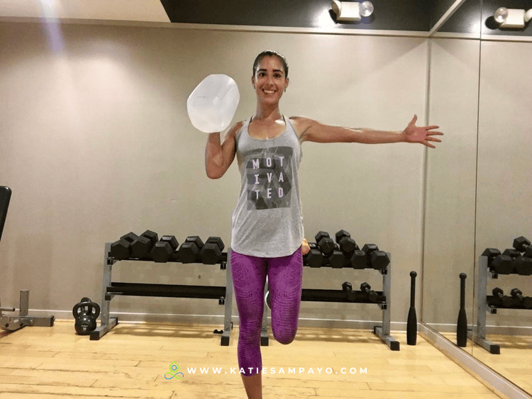 10+minute+water+jug+workout+step+3