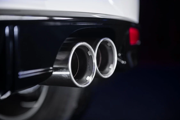 EXHAUST SYSTEM WITH DUAL TIPS FOR PERFORMANCE.