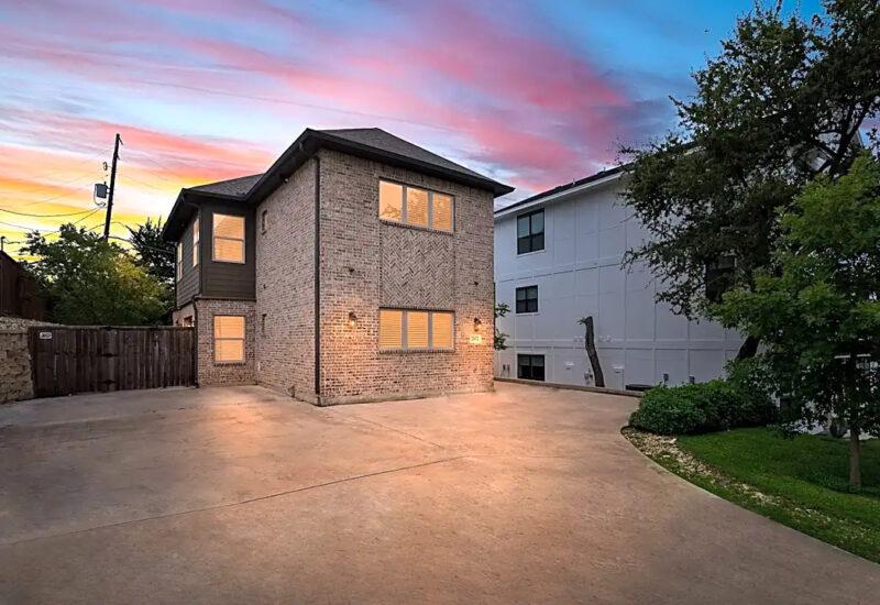 An image that shows 2832 Forest Park Blvd