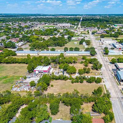 An image that shows 3741 Rufe Snow Dr (10 Of 13)