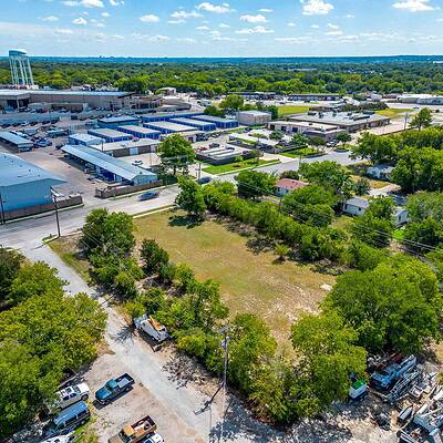 An image that shows 3741 Rufe Snow Dr (7 Of 13)