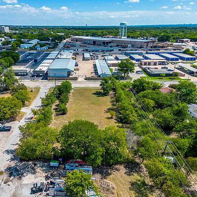 An image that shows 3741 Rufe Snow Dr (8 Of 13)