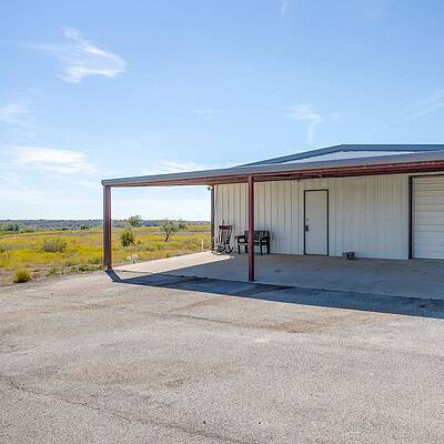 An image that shows 13300 Cleburne Hwy (19 Of 63)