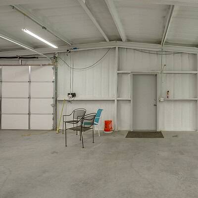An image that shows 13300 Cleburne Hwy (24 Of 63)