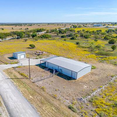An image that shows 13300 Cleburne Hwy (3 Of 63)
