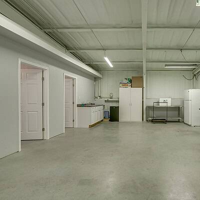 An image that shows 13300 Cleburne Hwy (32 Of 63)