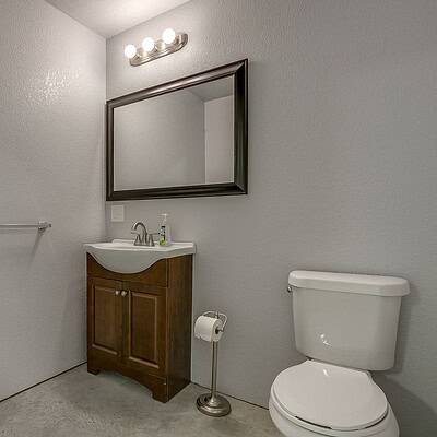 An image that shows 13300 Cleburne Hwy (36 Of 63)