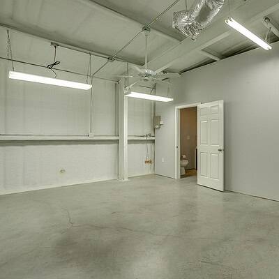 An image that shows 13300 Cleburne Hwy (38 Of 63)