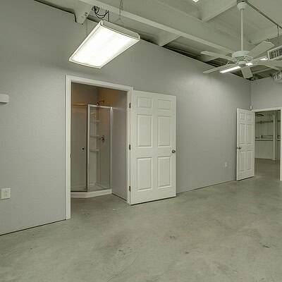An image that shows 13300 Cleburne Hwy (39 Of 63)