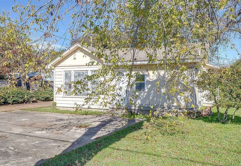 An image that shows 7900 Raymond Ave (1 Of 34)