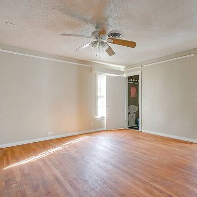 An image that shows 7900 Raymond Ave (10 Of 34)