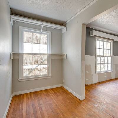 An image that shows 7900 Raymond Ave (11 Of 34)