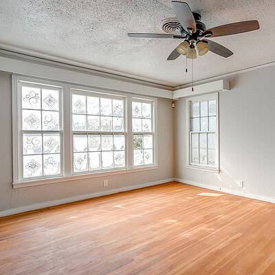 An image that shows 7900 Raymond Ave (16 Of 34)