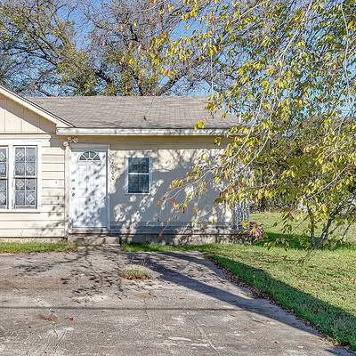 An image that shows 7900 Raymond Ave (2 Of 34)