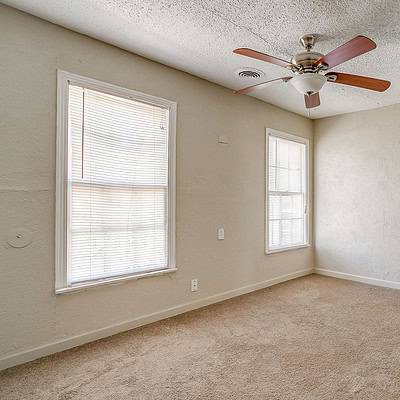 An image that shows 7900 Raymond Ave (20 Of 34)