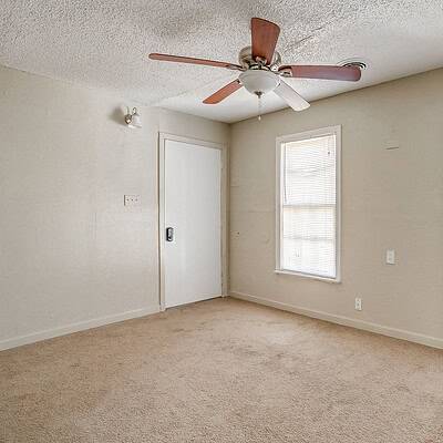 An image that shows 7900 Raymond Ave (21 Of 34)