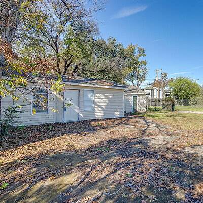 An image that shows 7900 Raymond Ave (22 Of 34)
