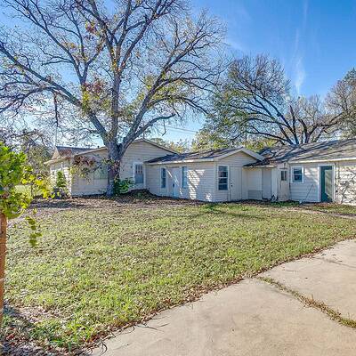 An image that shows 7900 Raymond Ave (25 Of 34)