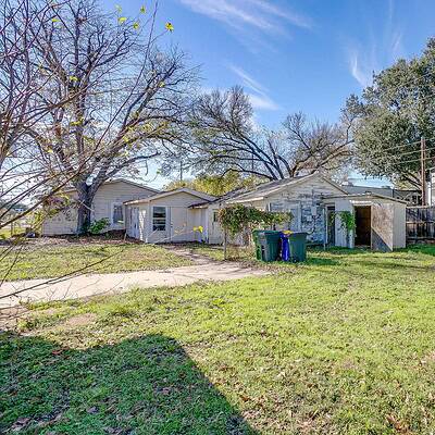 An image that shows 7900 Raymond Ave (30 Of 34)