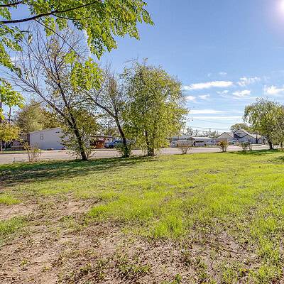 An image that shows 7900 Raymond Ave (33 Of 34)