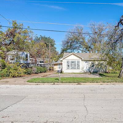 An image that shows 7900 Raymond Ave (5 Of 34)