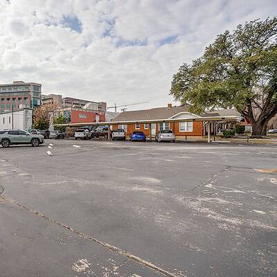 An image that shows 3108 W 6th St (17 Of 17)