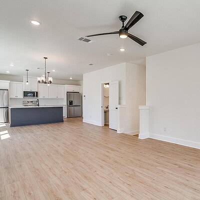 An image that shows 2322 Benbrook Drive (16 Of 42)