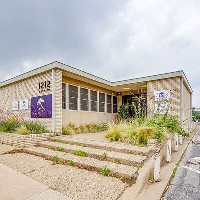 An image that shows 1212 W El Paso St (11 Of 30)