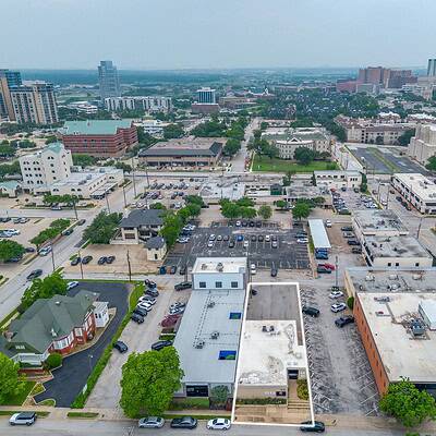 An image that shows 1212 W El Paso St (2 Of 3)