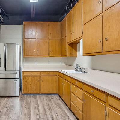 An image that shows 1212 W El Paso St (24 Of 30)